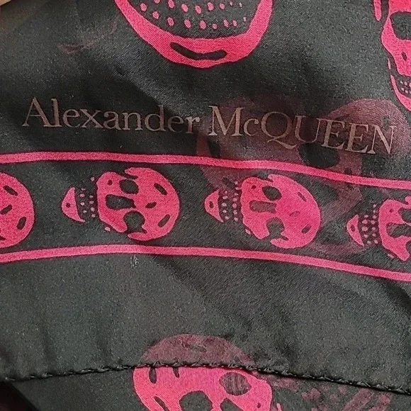Alexander McQueen Scarf - New with Tags - Picture 2 of 6